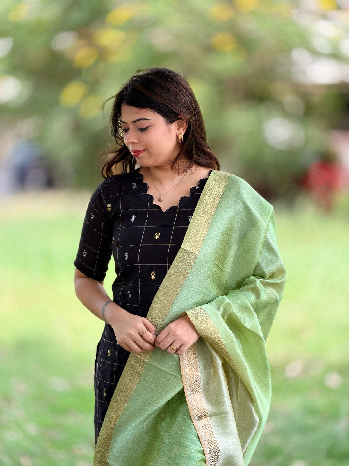 AARINI FLORAL WEAVE