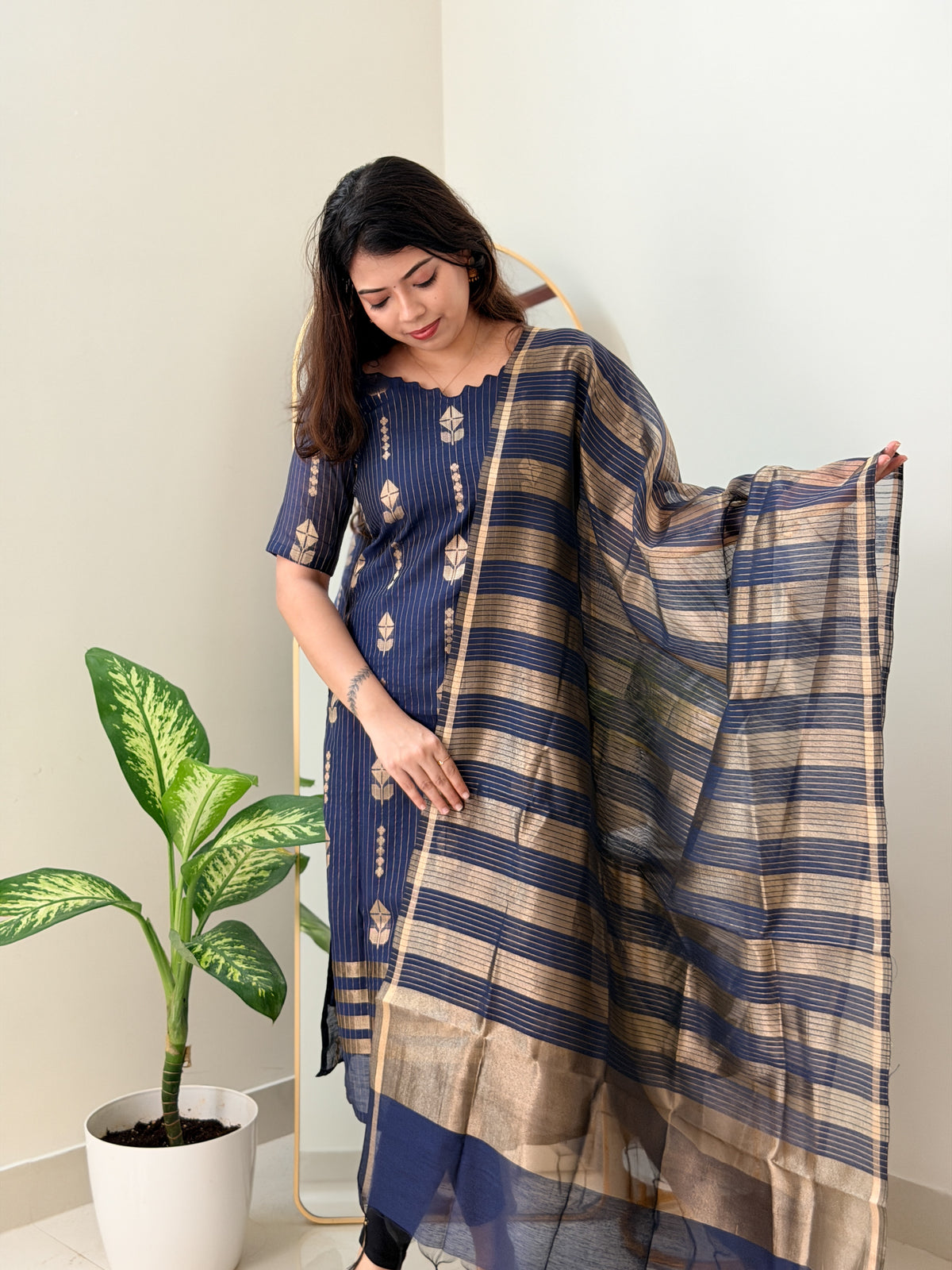 ESHANI - NAVY