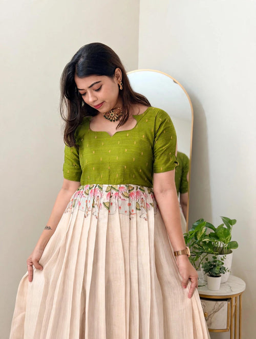 LOTUS PICHWAI GOWN