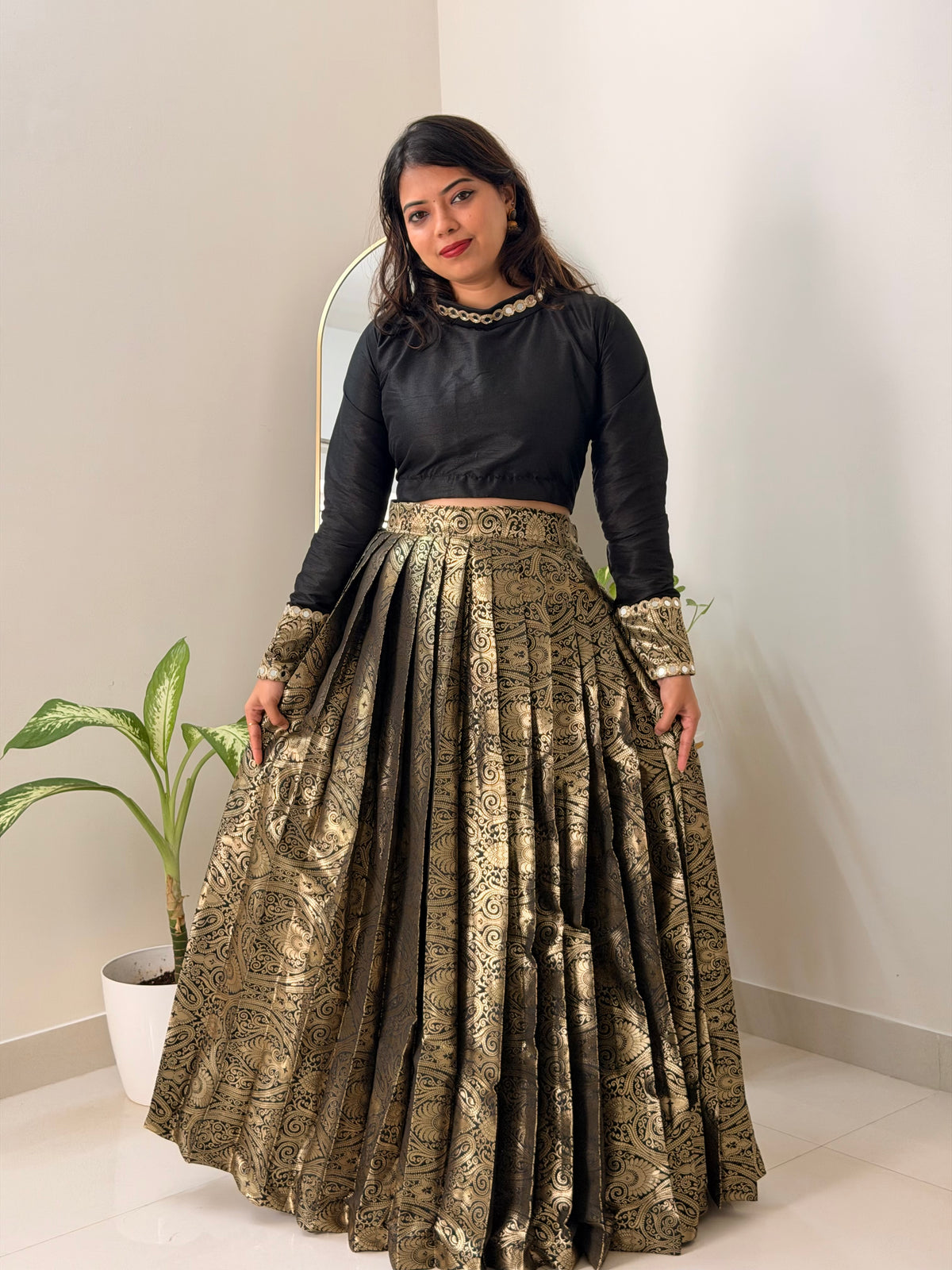 ANTIQUE GOLD BANARASI SET